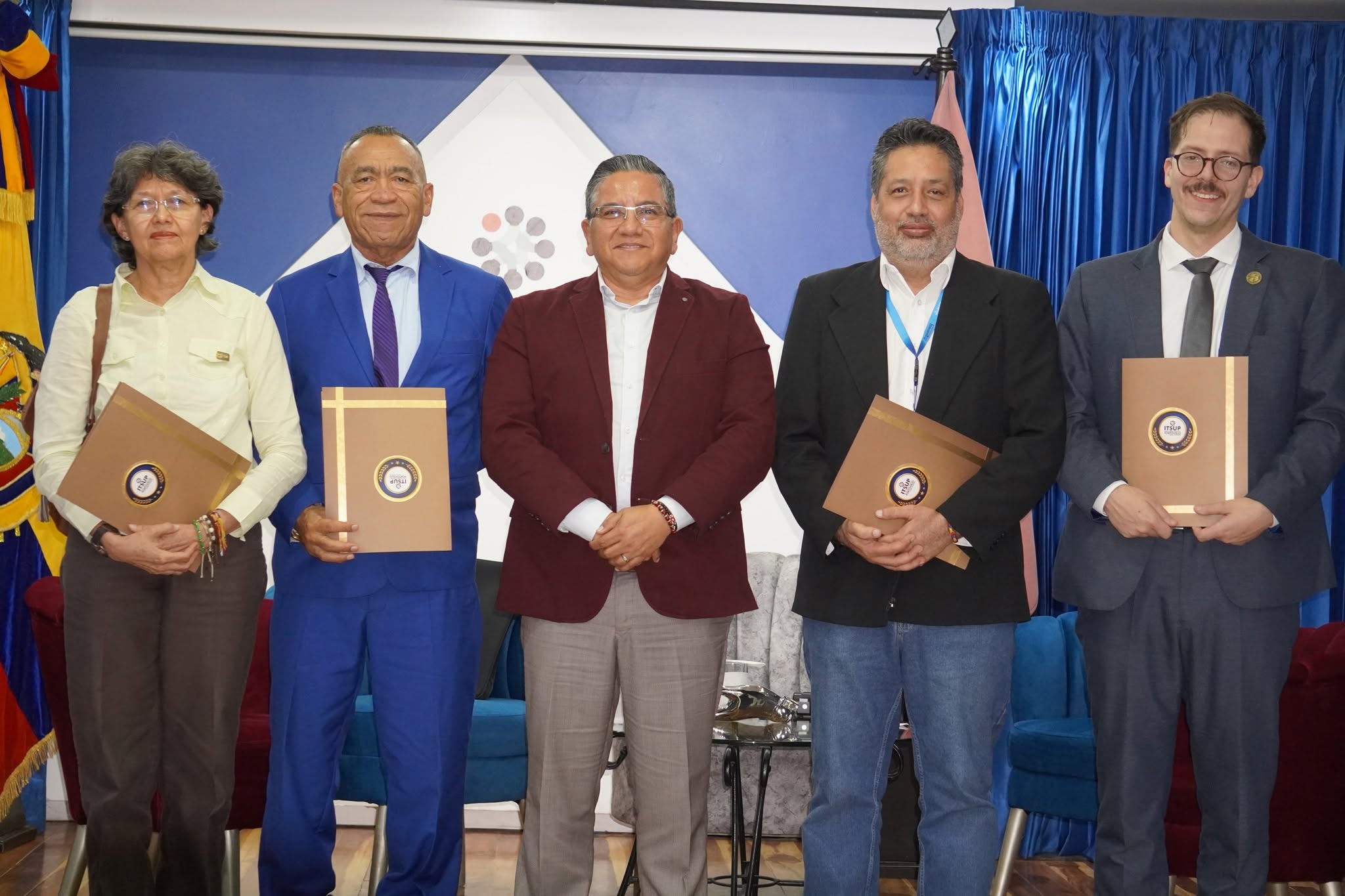 La Revista Científica SINAPSIS celebra 14 años impulsando la investigación con un encuentro académico de primer nivel
